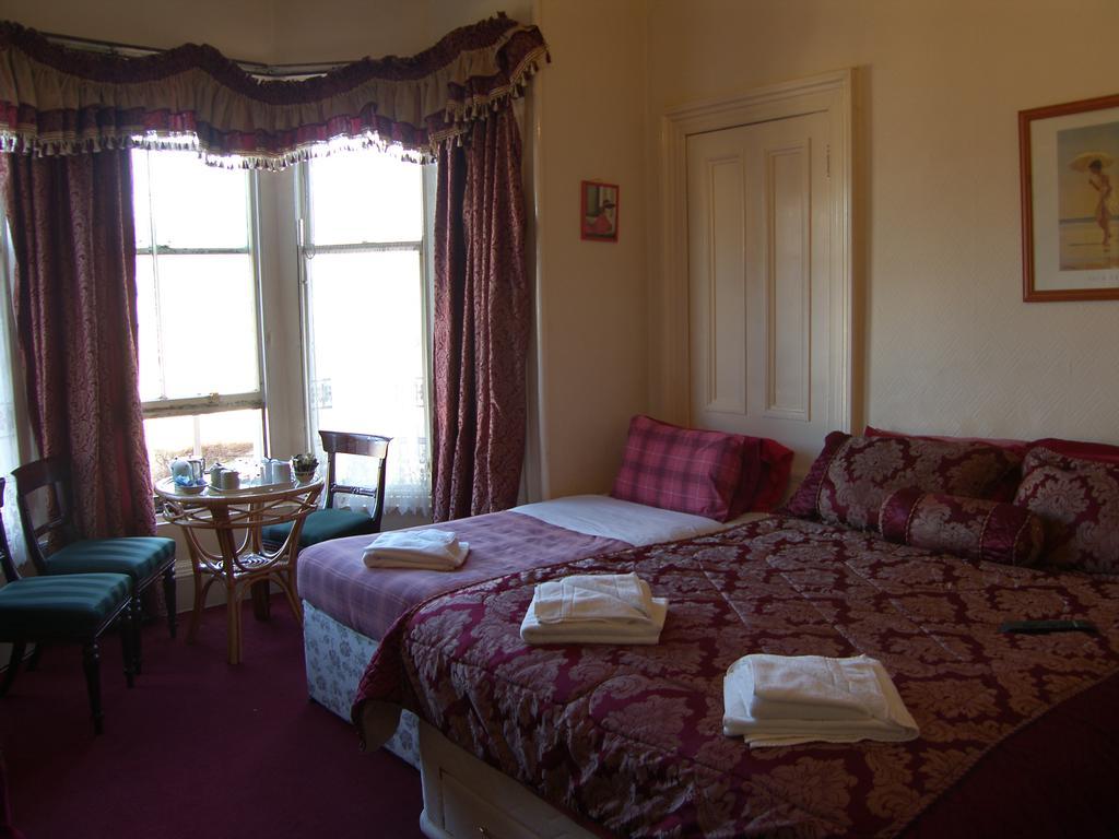 Regis Guest House Edimburgo Habitación foto